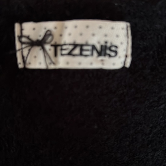 Black Pullover Long Sleeve with feathers Size: S - Picture 4 of 6